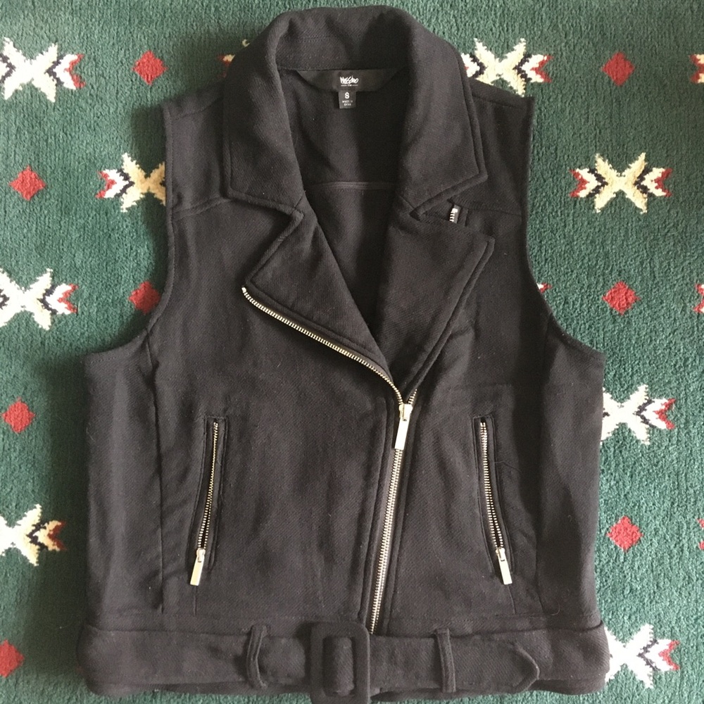 Chic black zip-up vest